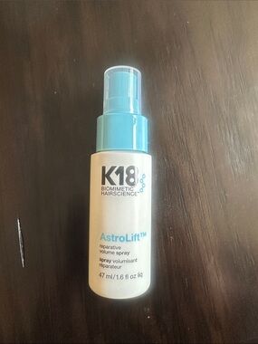 K18 AstroLift™ Reparative Volume Spray in Light Blue